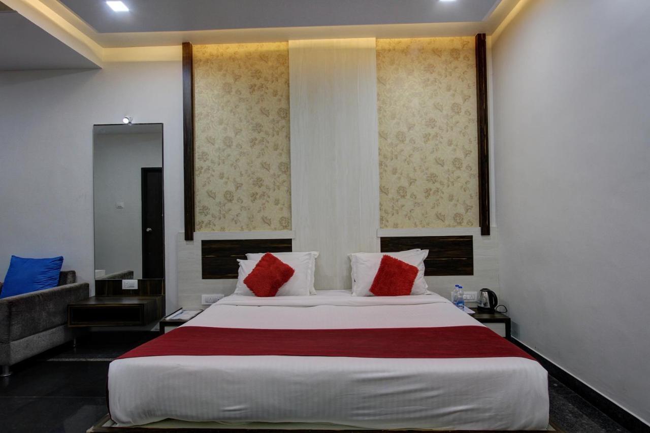 Hotel Le Grande Bijāpur Exterior foto