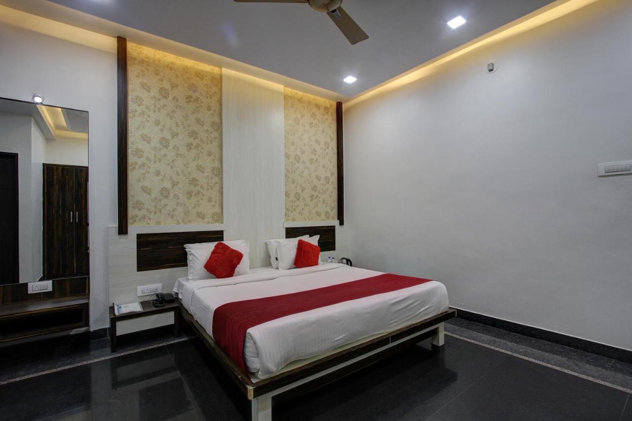 Hotel Le Grande Bijāpur Exterior foto