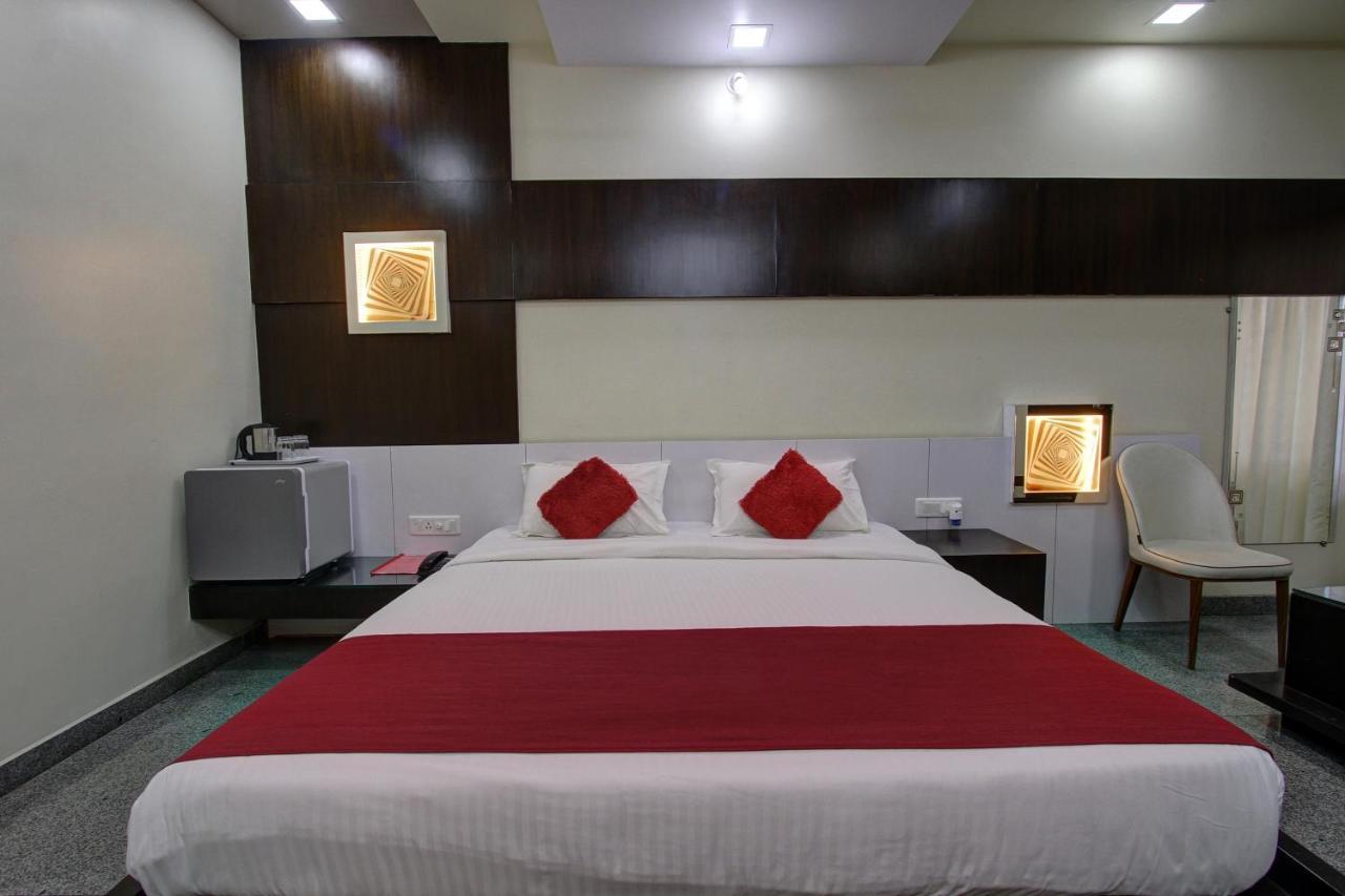 Hotel Le Grande Bijāpur Exterior foto